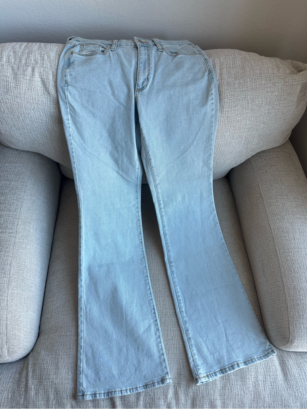 Universal Thread High rise Light Wash Flare Jeans